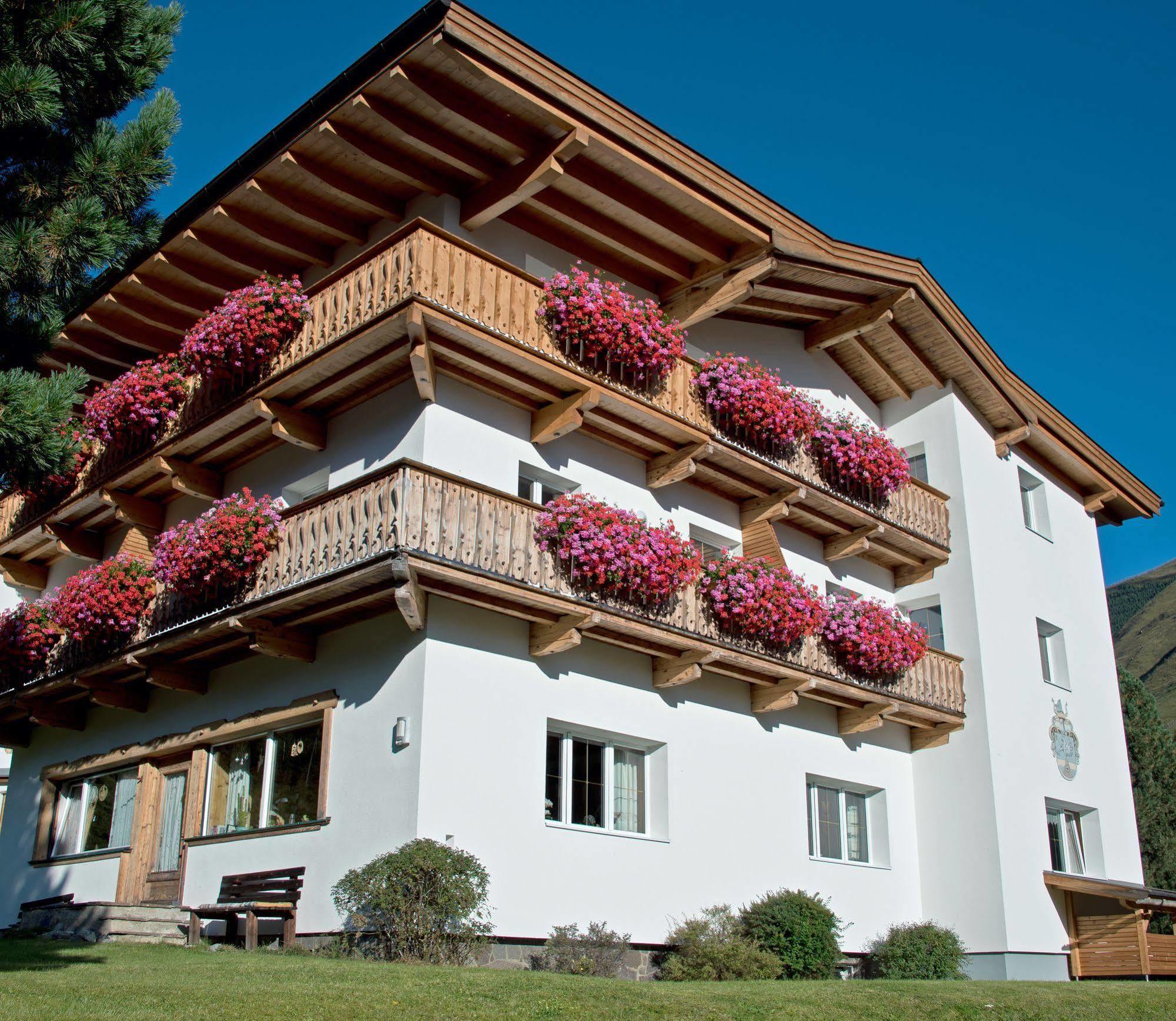 Appartements Schmalzerhof Gries im Sellrain Bagian luar foto